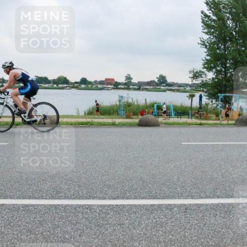21.06.2025 - 27. Vierlanden-Triathlon H.Heesch http://msf.ph/oto/8007056 15.06.2025 13:14:52 Radfahren 1168, 1211, 1216, 1229 meine-sportfotos.de