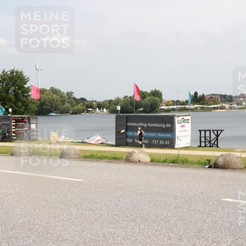 21.06.2025 - 27. Vierlanden-Triathlon H.Heesch http://msf.ph/oto/8007057 15.06.2025 11:59:58 Radfahren 891 meine-sportfotos.de