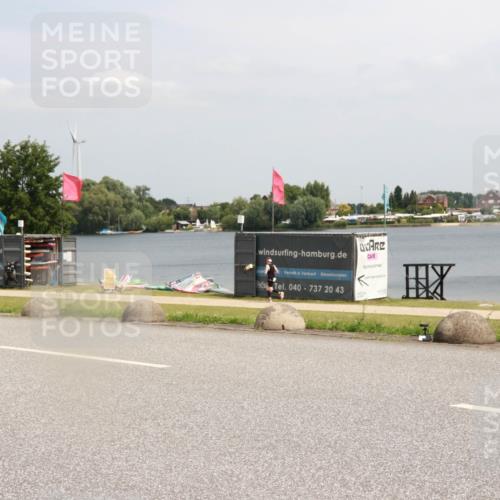 21.06.2025 - 27. Vierlanden-Triathlon H.Heesch http://msf.ph/oto/8007068 15.06.2025 11:59:59 Radfahren 891 meine-sportfotos.de