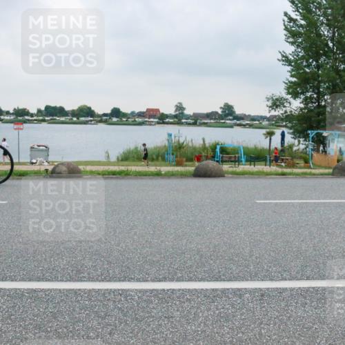 21.06.2025 - 27. Vierlanden-Triathlon H.Heesch http://msf.ph/oto/8007071 15.06.2025 13:14:57 Radfahren 1168, 1226 meine-sportfotos.de