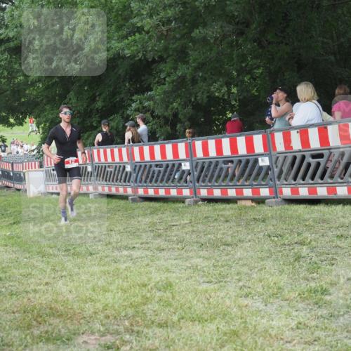 21.06.2025 - 27. Vierlanden-Triathlon KatJ http://msf.ph/oto/8007073 15.06.2025 13:00:38 Ziel 12, 639 meine-sportfotos.de