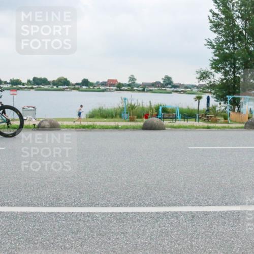 21.06.2025 - 27. Vierlanden-Triathlon H.Heesch http://msf.ph/oto/8007088 15.06.2025 13:16:39 Radfahren 1213 meine-sportfotos.de