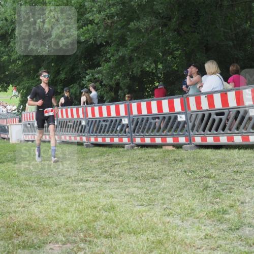 21.06.2025 - 27. Vierlanden-Triathlon KatJ http://msf.ph/oto/8007094 15.06.2025 13:00:38 Ziel 12, 639 meine-sportfotos.de