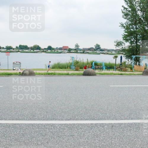 21.06.2025 - 27. Vierlanden-Triathlon H.Heesch http://msf.ph/oto/8007097 15.06.2025 13:16:39 Radfahren 1213 meine-sportfotos.de