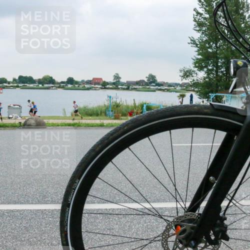 21.06.2025 - 27. Vierlanden-Triathlon H.Heesch http://msf.ph/oto/8007131 15.06.2025 13:17:19 Radfahren 1201 meine-sportfotos.de