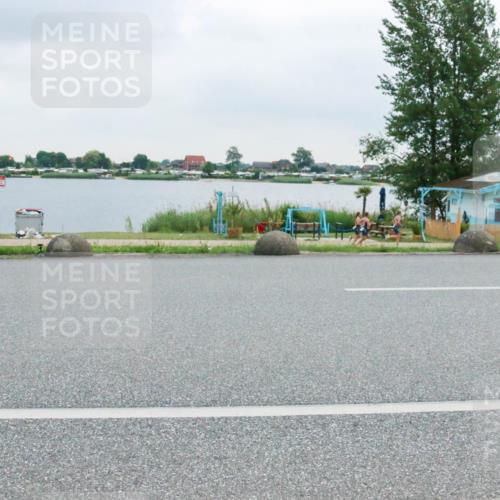 21.06.2025 - 27. Vierlanden-Triathlon H.Heesch http://msf.ph/oto/8007145 15.06.2025 13:17:44 Radfahren 1224 meine-sportfotos.de