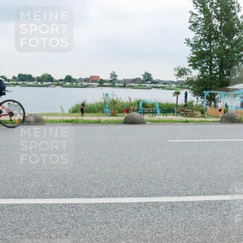 21.06.2025 - 27. Vierlanden-Triathlon H.Heesch http://msf.ph/oto/8007149 15.06.2025 13:17:50 Radfahren 1176, 1224 meine-sportfotos.de