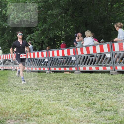 21.06.2025 - 27. Vierlanden-Triathlon KatJ http://msf.ph/oto/8007154 15.06.2025 13:00:39 Ziel 12, 639 meine-sportfotos.de