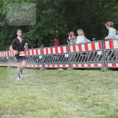 21.06.2025 - 27. Vierlanden-Triathlon KatJ http://msf.ph/oto/8007168 15.06.2025 13:00:39 Ziel 12, 639 meine-sportfotos.de
