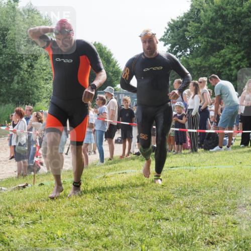 15.06.2025 - 27. Vierlanden-Triathlon KatJ http://msf.ph/oto/8007195 15.06.2025 10:06:02 Schwimmen 362, 372, 410, 435, 458 meine-sportfotos.de