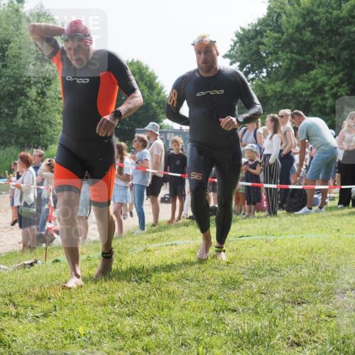15.06.2025 - 27. Vierlanden-Triathlon KatJ http://msf.ph/oto/8007202 15.06.2025 10:06:03 Schwimmen 362, 372, 410, 435, 458 meine-sportfotos.de