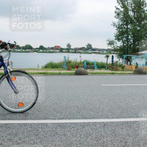 21.06.2025 - 27. Vierlanden-Triathlon H.Heesch http://msf.ph/oto/8007226 15.06.2025 13:20:08 Radfahren 892 meine-sportfotos.de