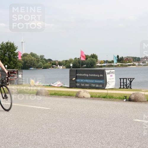 21.06.2025 - 27. Vierlanden-Triathlon H.Heesch http://msf.ph/oto/8007249 15.06.2025 12:00:04 Radfahren 776 meine-sportfotos.de