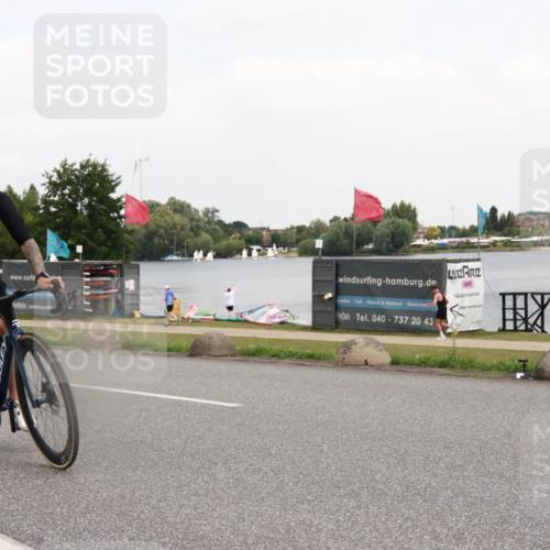 21.06.2025 - 27. Vierlanden-Triathlon H.Heesch http://msf.ph/oto/8007257 15.06.2025 12:08:33 Radfahren 755, 925 meine-sportfotos.de