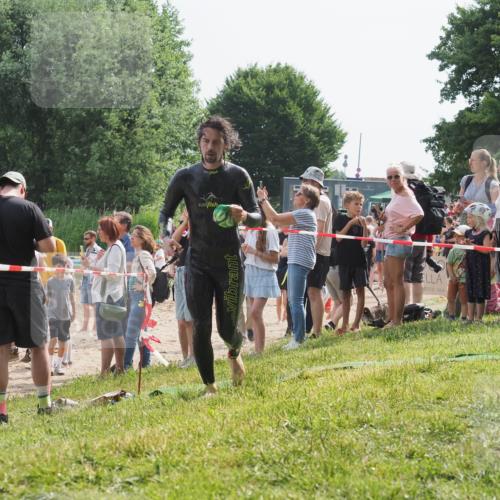 15.06.2025 - 27. Vierlanden-Triathlon KatJ http://msf.ph/oto/8007292 15.06.2025 10:06:08 Schwimmen 362, 369, 372, 381, 410, 448, 458 meine-sportfotos.de