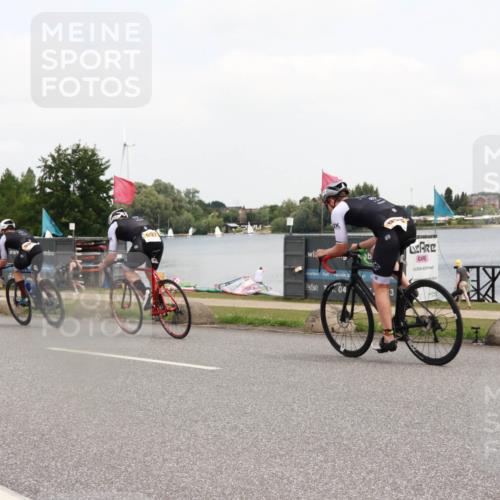 21.06.2025 - 27. Vierlanden-Triathlon H.Heesch http://msf.ph/oto/8007315 15.06.2025 12:08:40 Radfahren 878, 994, 995, 997 meine-sportfotos.de