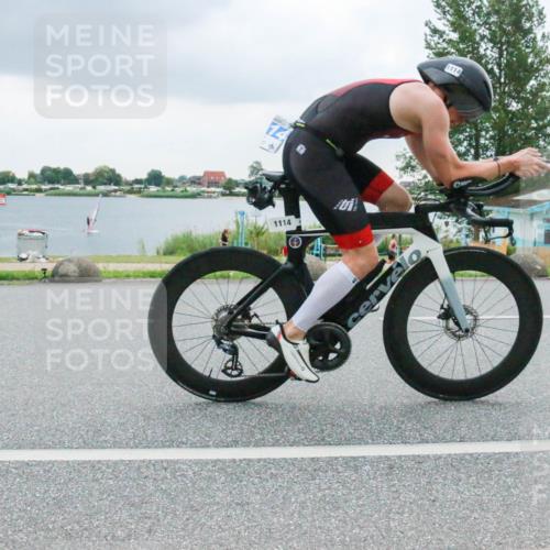 21.06.2025 - 27. Vierlanden-Triathlon H.Heesch http://msf.ph/oto/8007318 15.06.2025 13:23:10 Radfahren 1114 meine-sportfotos.de