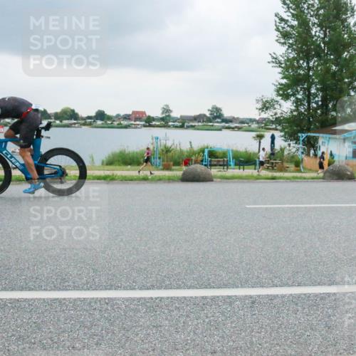 21.06.2025 - 27. Vierlanden-Triathlon H.Heesch http://msf.ph/oto/8007419 15.06.2025 13:24:12 Radfahren 1124, 1153, 1268, 1312 meine-sportfotos.de