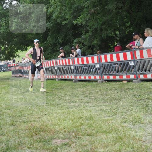 21.06.2025 - 27. Vierlanden-Triathlon KatJ http://msf.ph/oto/8007421 15.06.2025 13:00:52 Ziel 638 meine-sportfotos.de