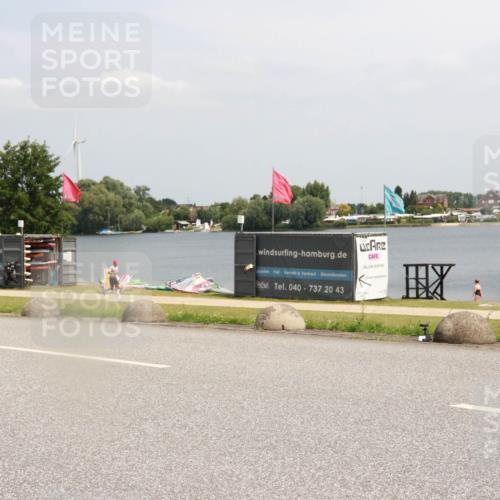21.06.2025 - 27. Vierlanden-Triathlon H.Heesch http://msf.ph/oto/8007430 15.06.2025 12:00:09 Radfahren 776, 825 meine-sportfotos.de