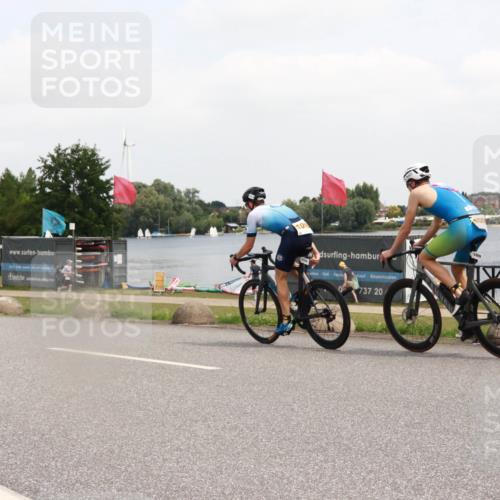 21.06.2025 - 27. Vierlanden-Triathlon H.Heesch http://msf.ph/oto/8007453 15.06.2025 12:08:44 Radfahren 677, 774, 878, 979, 994, 995, 996, 997, 998 meine-sportfotos.de