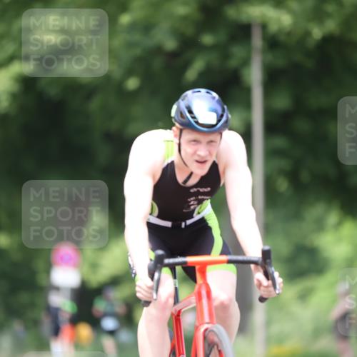 15.06.2025 - 7 Türme Triathlon Yannick Fuchs http://msf.ph/oto/8007460 15.06.2025 13:21:20 Radfahren 671, 817 meine-sportfotos.de