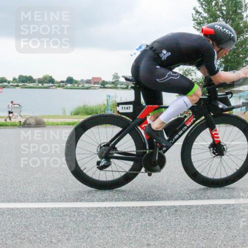 21.06.2025 - 27. Vierlanden-Triathlon H.Heesch http://msf.ph/oto/8007469 15.06.2025 13:24:30 Radfahren 1147, 1293 meine-sportfotos.de