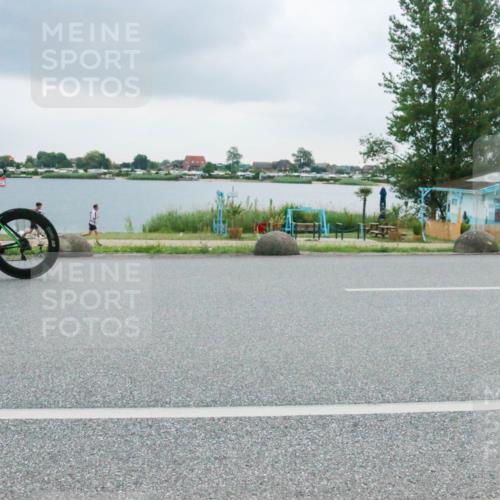 21.06.2025 - 27. Vierlanden-Triathlon H.Heesch http://msf.ph/oto/8007474 15.06.2025 13:24:31 Radfahren 1147, 1293 meine-sportfotos.de
