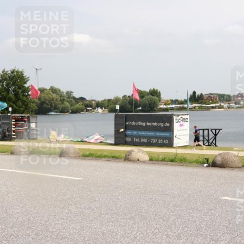 21.06.2025 - 27. Vierlanden-Triathlon H.Heesch http://msf.ph/oto/8007505 15.06.2025 12:00:41 Radfahren 199, 204, 966 meine-sportfotos.de