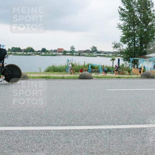 21.06.2025 - 27. Vierlanden-Triathlon H.Heesch http://msf.ph/oto/8007512 15.06.2025 13:24:45 Radfahren 1280, 1309 meine-sportfotos.de