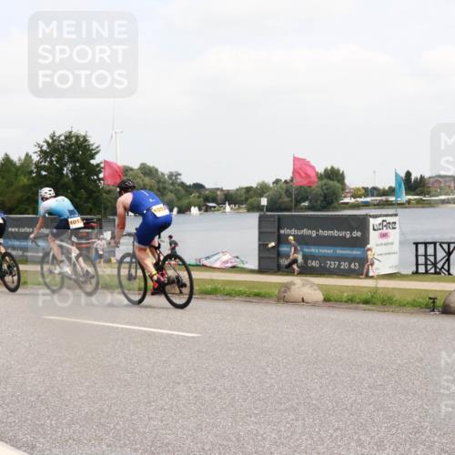 21.06.2025 - 27. Vierlanden-Triathlon H.Heesch http://msf.ph/oto/8007525 15.06.2025 12:08:45 Radfahren 677, 774, 878, 979, 994, 995, 996, 997, 998, 1009, 1010, 1011, 1013 meine-sportfotos.de
