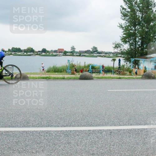 21.06.2025 - 27. Vierlanden-Triathlon H.Heesch http://msf.ph/oto/8007526 15.06.2025 13:24:46 Radfahren 1280, 1309 meine-sportfotos.de