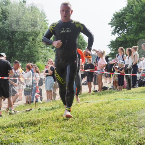 15.06.2025 - 27. Vierlanden-Triathlon KatJ http://msf.ph/oto/8007564 15.06.2025 10:06:14 Schwimmen 362, 369, 370, 381, 418, 448, 455 meine-sportfotos.de