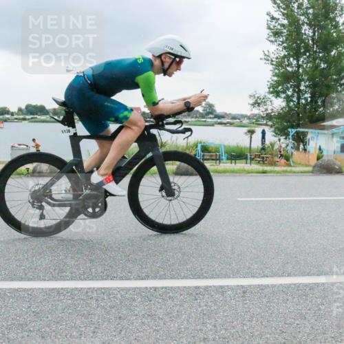 21.06.2025 - 27. Vierlanden-Triathlon H.Heesch http://msf.ph/oto/8007575 15.06.2025 13:25:14 Radfahren 1138, 1249 meine-sportfotos.de