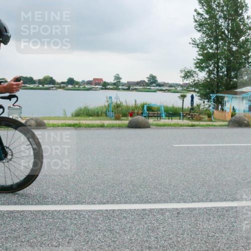 21.06.2025 - 27. Vierlanden-Triathlon H.Heesch http://msf.ph/oto/8007591 15.06.2025 13:25:26 Radfahren 1102 meine-sportfotos.de