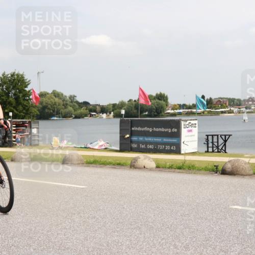 21.06.2025 - 27. Vierlanden-Triathlon H.Heesch http://msf.ph/oto/8007601 15.06.2025 12:01:16 Radfahren 863, 908, 967, 970 meine-sportfotos.de