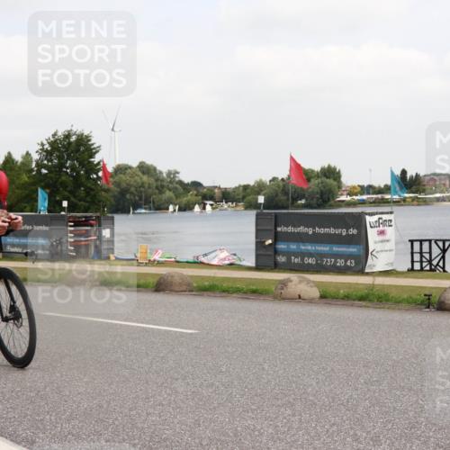 21.06.2025 - 27. Vierlanden-Triathlon H.Heesch http://msf.ph/oto/8007619 15.06.2025 12:09:21 Radfahren 692, 834, 895, 923 meine-sportfotos.de