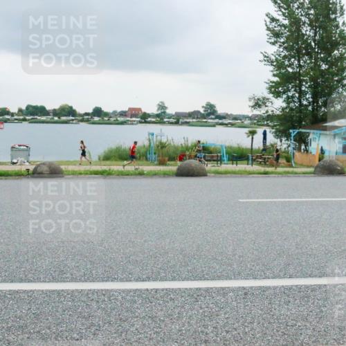 21.06.2025 - 27. Vierlanden-Triathlon H.Heesch http://msf.ph/oto/8007630 15.06.2025 13:25:36 Radfahren 1253, 1267 meine-sportfotos.de