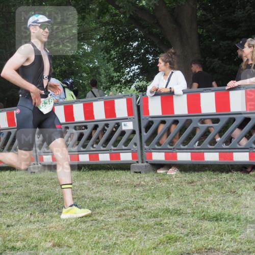 21.06.2025 - 27. Vierlanden-Triathlon KatJ http://msf.ph/oto/8007640 15.06.2025 13:00:53 Ziel 638 meine-sportfotos.de