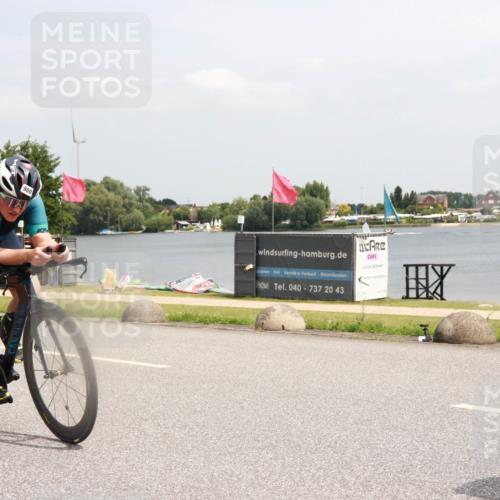 21.06.2025 - 27. Vierlanden-Triathlon H.Heesch http://msf.ph/oto/8007641 15.06.2025 12:01:39 Radfahren 780 meine-sportfotos.de