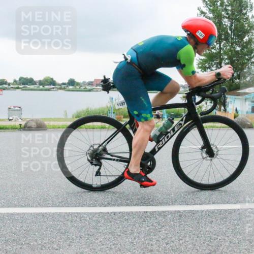 21.06.2025 - 27. Vierlanden-Triathlon H.Heesch http://msf.ph/oto/8007645 15.06.2025 13:25:45 Radfahren 1137, 1238 meine-sportfotos.de