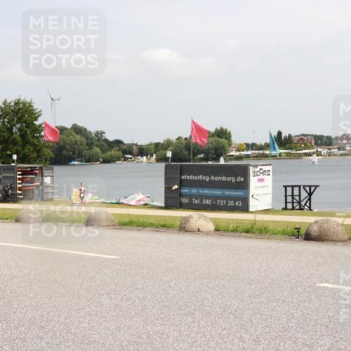 21.06.2025 - 27. Vierlanden-Triathlon H.Heesch http://msf.ph/oto/8007648 15.06.2025 12:01:54 Radfahren 925 meine-sportfotos.de