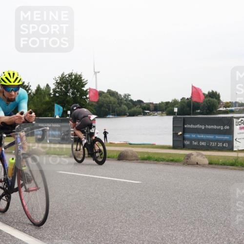 15.06.2025 - 27. Vierlanden-Triathlon H.Heesch http://msf.ph/oto/8007664 15.06.2025 10:44:44 Radfahren 133, 154, 434 meine-sportfotos.de