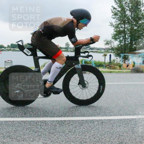 21.06.2025 - 27. Vierlanden-Triathlon H.Heesch http://msf.ph/oto/8007759 15.06.2025 13:26:06 Radfahren 1101, 1117, 1272 meine-sportfotos.de