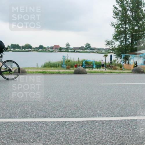 21.06.2025 - 27. Vierlanden-Triathlon H.Heesch http://msf.ph/oto/8007766 15.06.2025 13:26:08 Radfahren 1101, 1117, 1126, 1272, 1304, 1315 meine-sportfotos.de