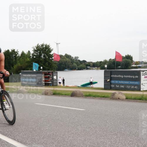 15.06.2025 - 27. Vierlanden-Triathlon H.Heesch http://msf.ph/oto/8007767 15.06.2025 10:45:00 Radfahren 58, 188, 196, 437, 467 meine-sportfotos.de