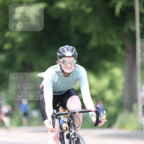 15.06.2025 - 7 Türme Triathlon Yannick Fuchs http://msf.ph/oto/8007771 15.06.2025 13:21:42 Radfahren 405, 629, 714 meine-sportfotos.de