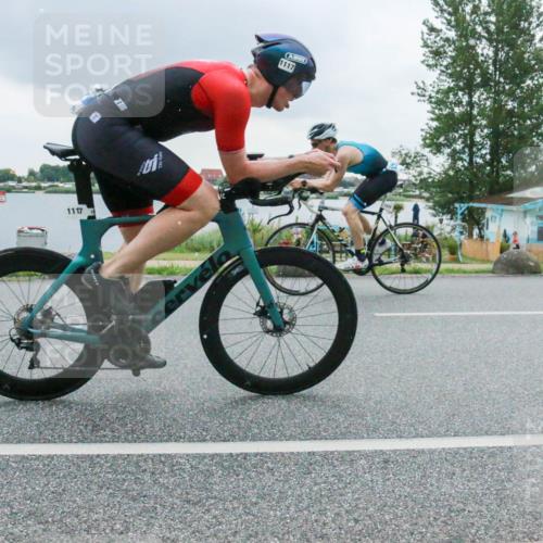 21.06.2025 - 27. Vierlanden-Triathlon H.Heesch http://msf.ph/oto/8007796 15.06.2025 13:26:10 Radfahren 1101, 1117, 1126, 1304, 1315 meine-sportfotos.de