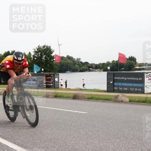 15.06.2025 - 27. Vierlanden-Triathlon H.Heesch http://msf.ph/oto/8007804 15.06.2025 10:45:04 Radfahren 188, 196, 233, 345, 437, 439, 467 meine-sportfotos.de