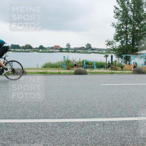 21.06.2025 - 27. Vierlanden-Triathlon H.Heesch http://msf.ph/oto/8007807 15.06.2025 13:26:10 Radfahren 1101, 1117, 1126, 1304, 1315 meine-sportfotos.de